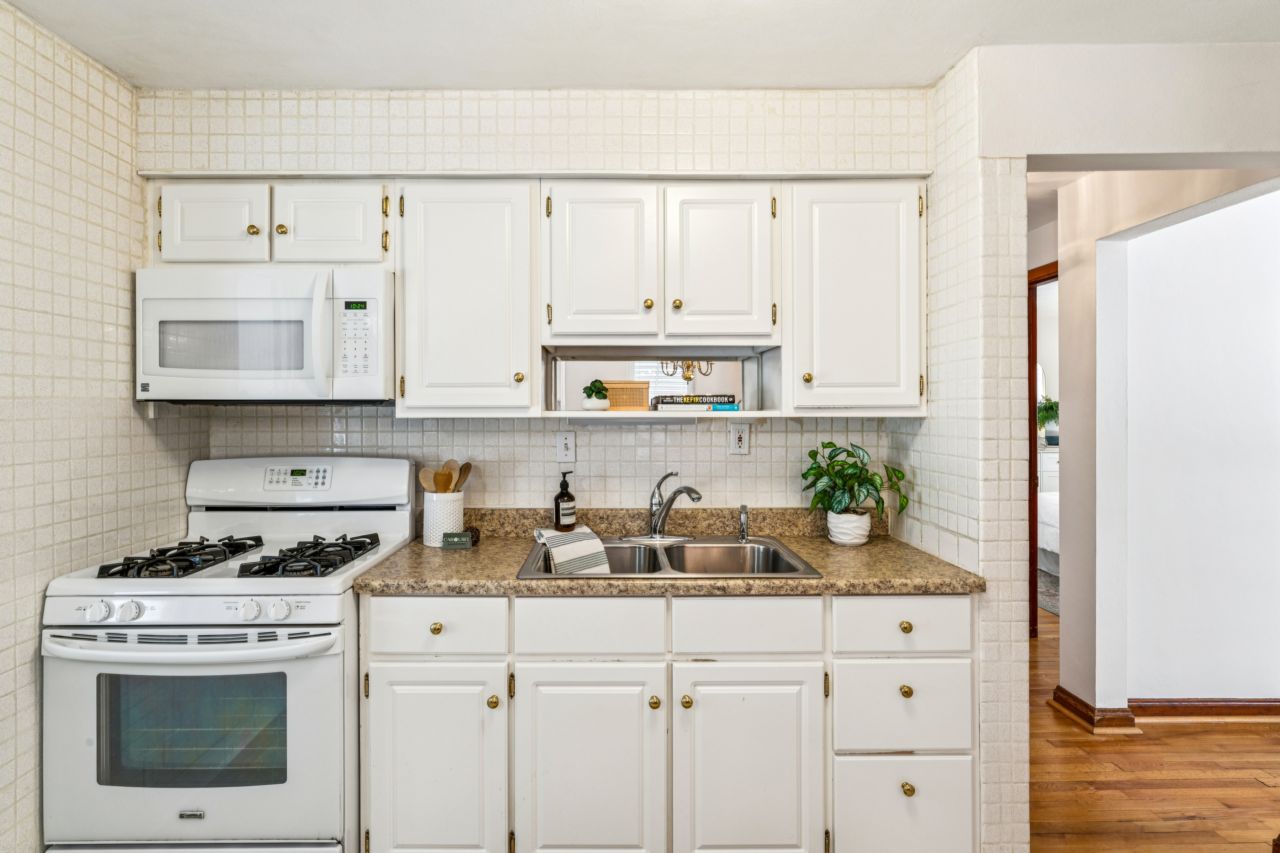 8015 Parkwood St. Louis