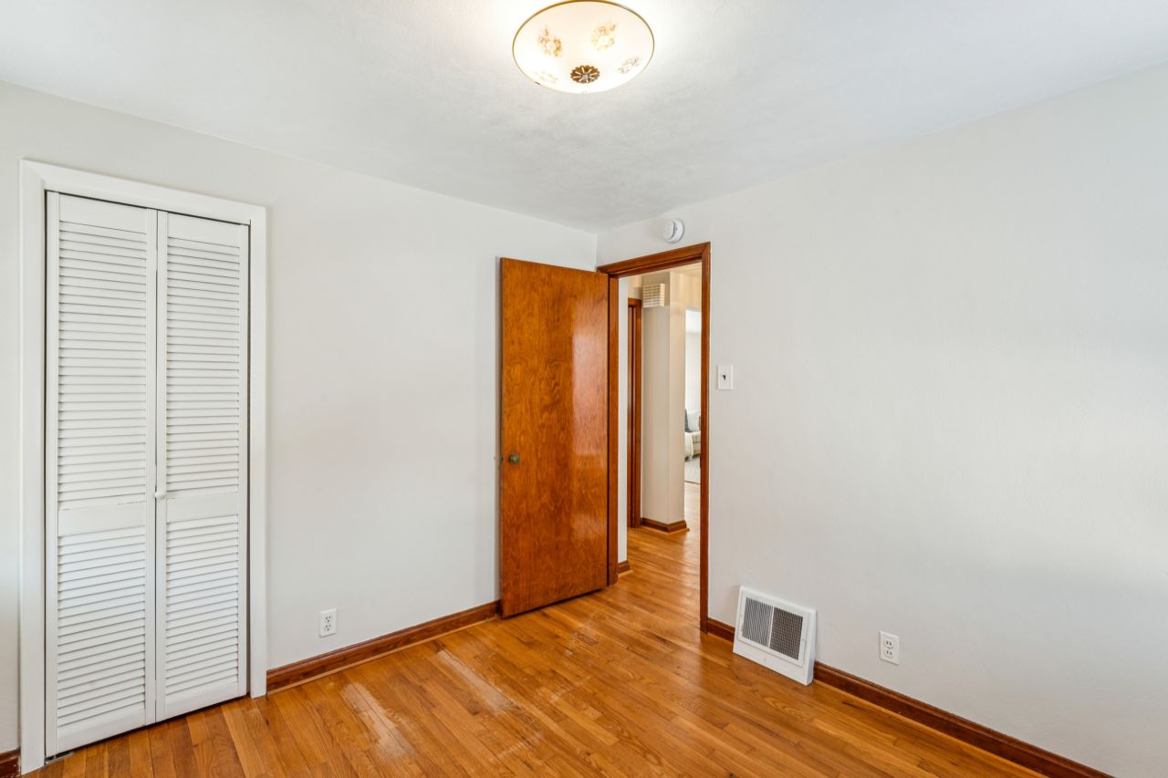 8015 Parkwood St. Louis