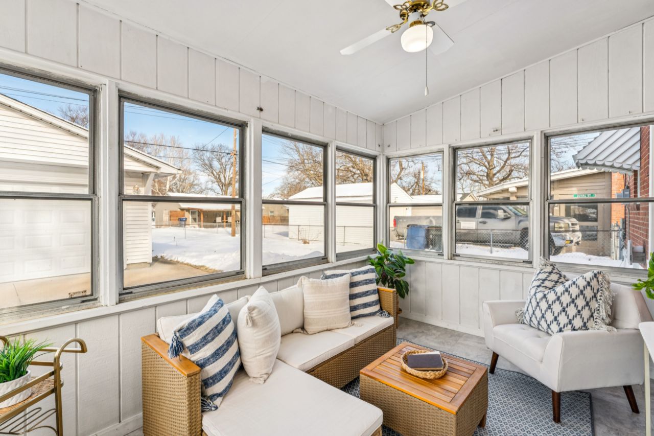 8015 Parkwood St. Louis