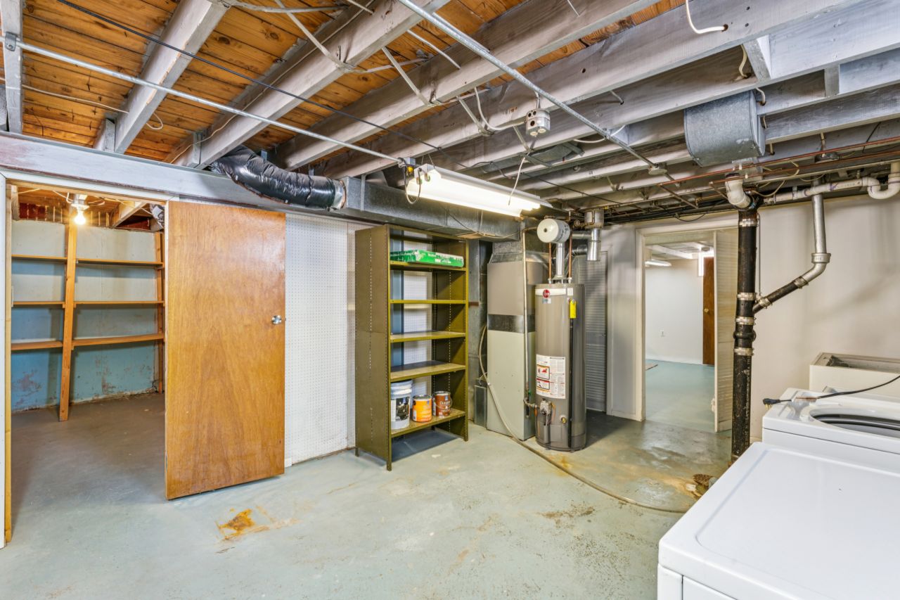 8015 Parkwood St. Louis