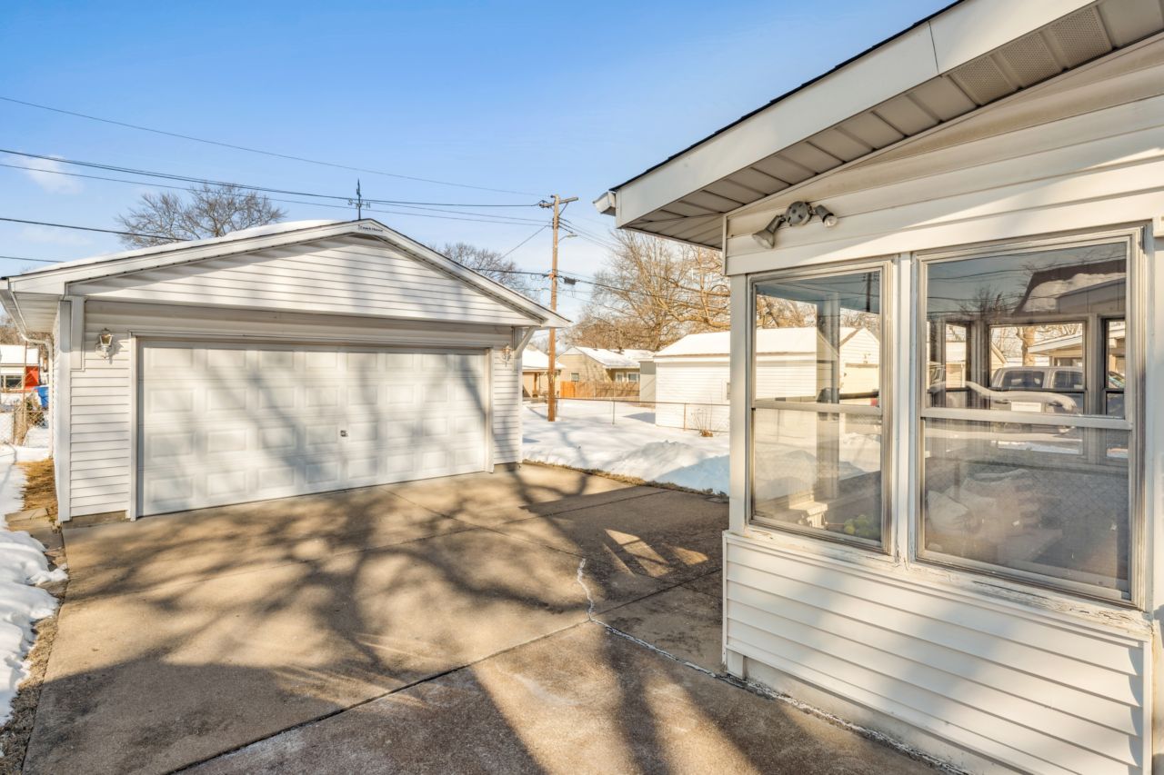 8015 Parkwood St. Louis