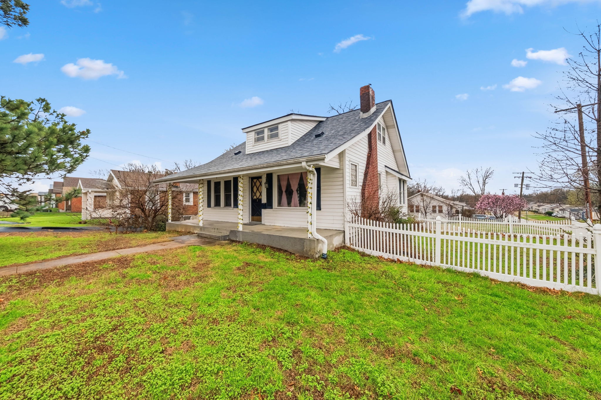 9726 Lackland Road, St. Louis, MO