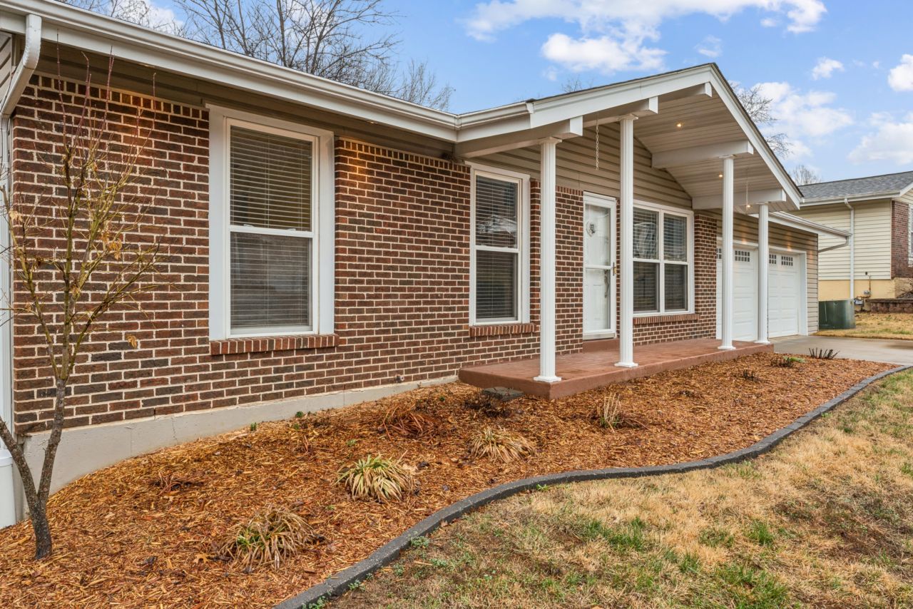 687 Green Forest Drive Fenton