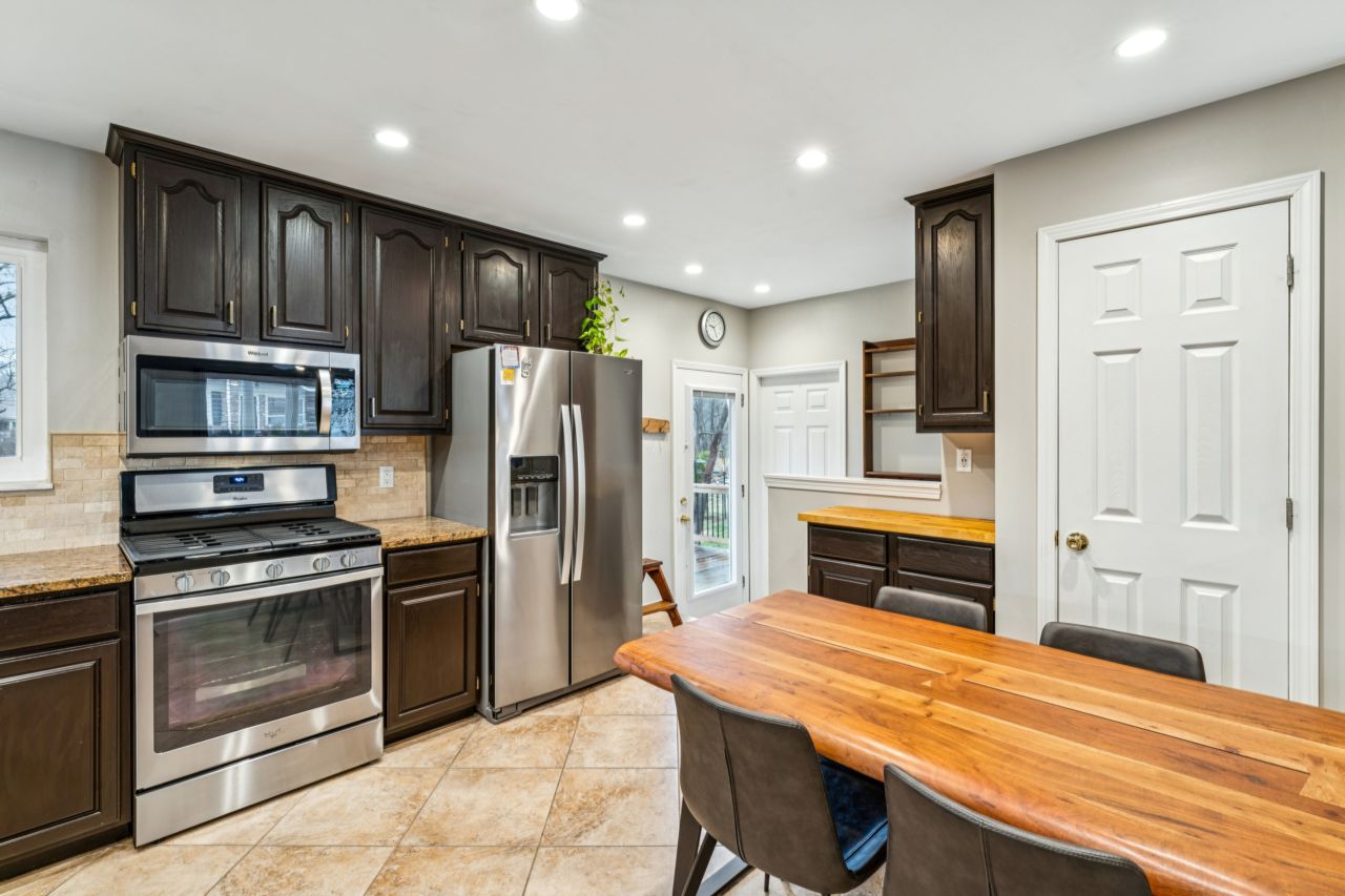 687 Green Forest Drive Fenton