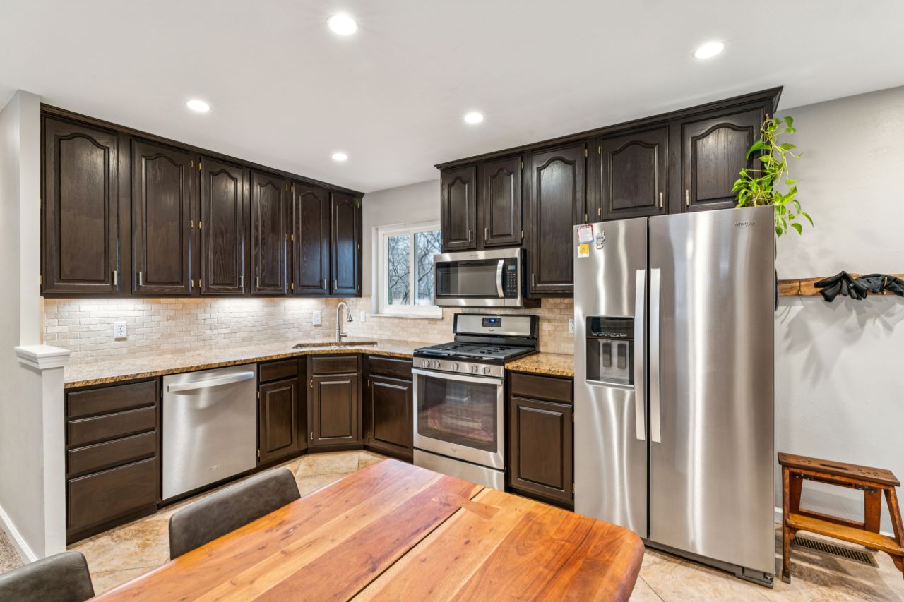 687 Green Forest Drive Fenton