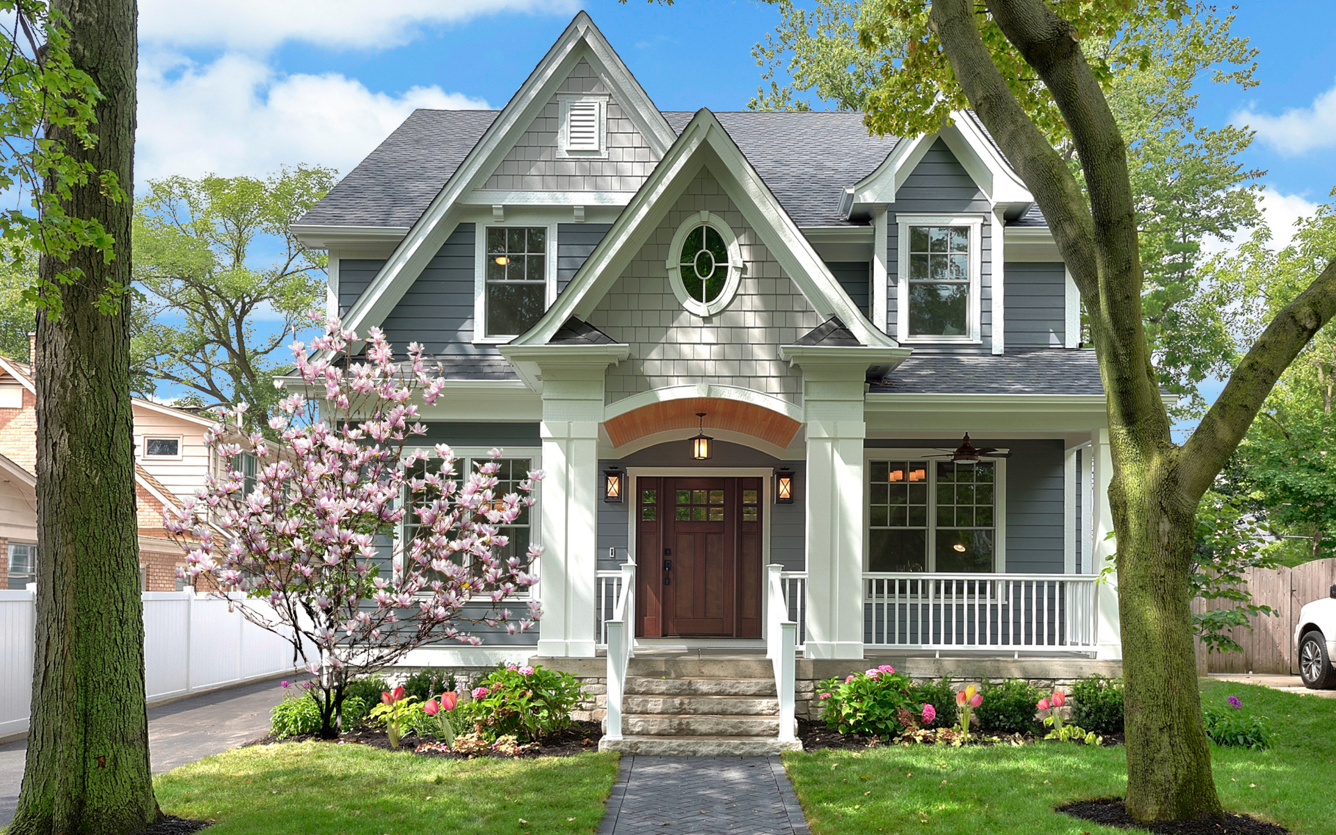 Curb Appeal mid-april-best-time-to-sell-your-home