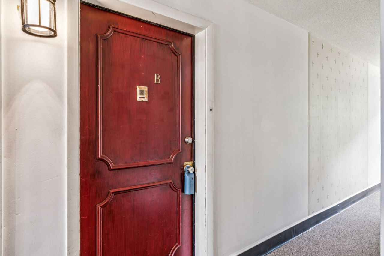 1718 Herault Place, condo in Parc Lorraine community of St. Louis Missouri