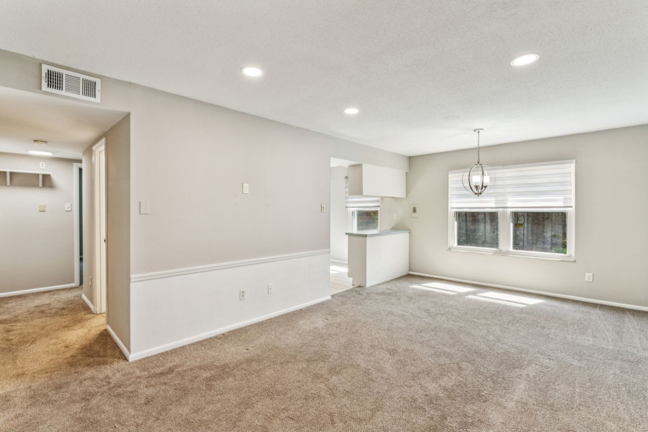 1718 Herault Place, condo in Parc Lorraine community of St. Louis Missouri