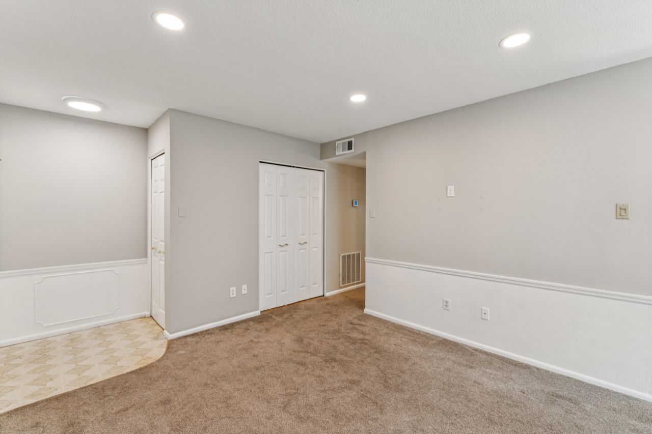 1718 Herault Place, condo in Parc Lorraine community of St. Louis Missouri