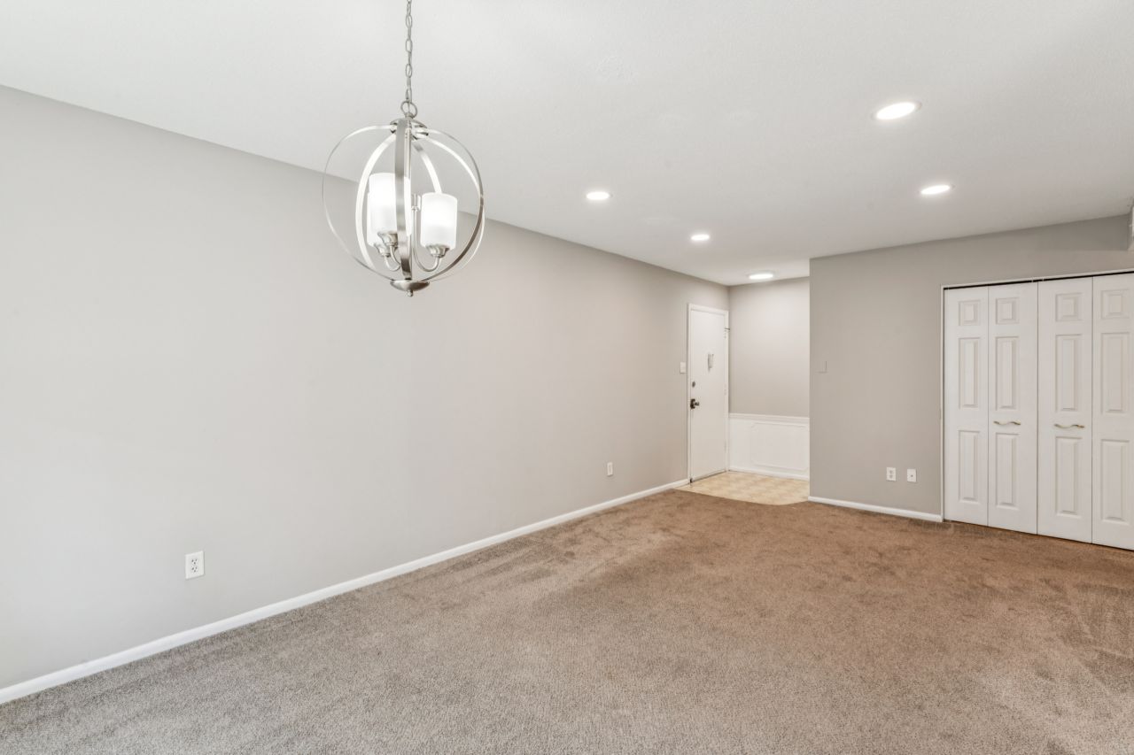 1718 Herault Place, condo in Parc Lorraine community of St. Louis Missouri