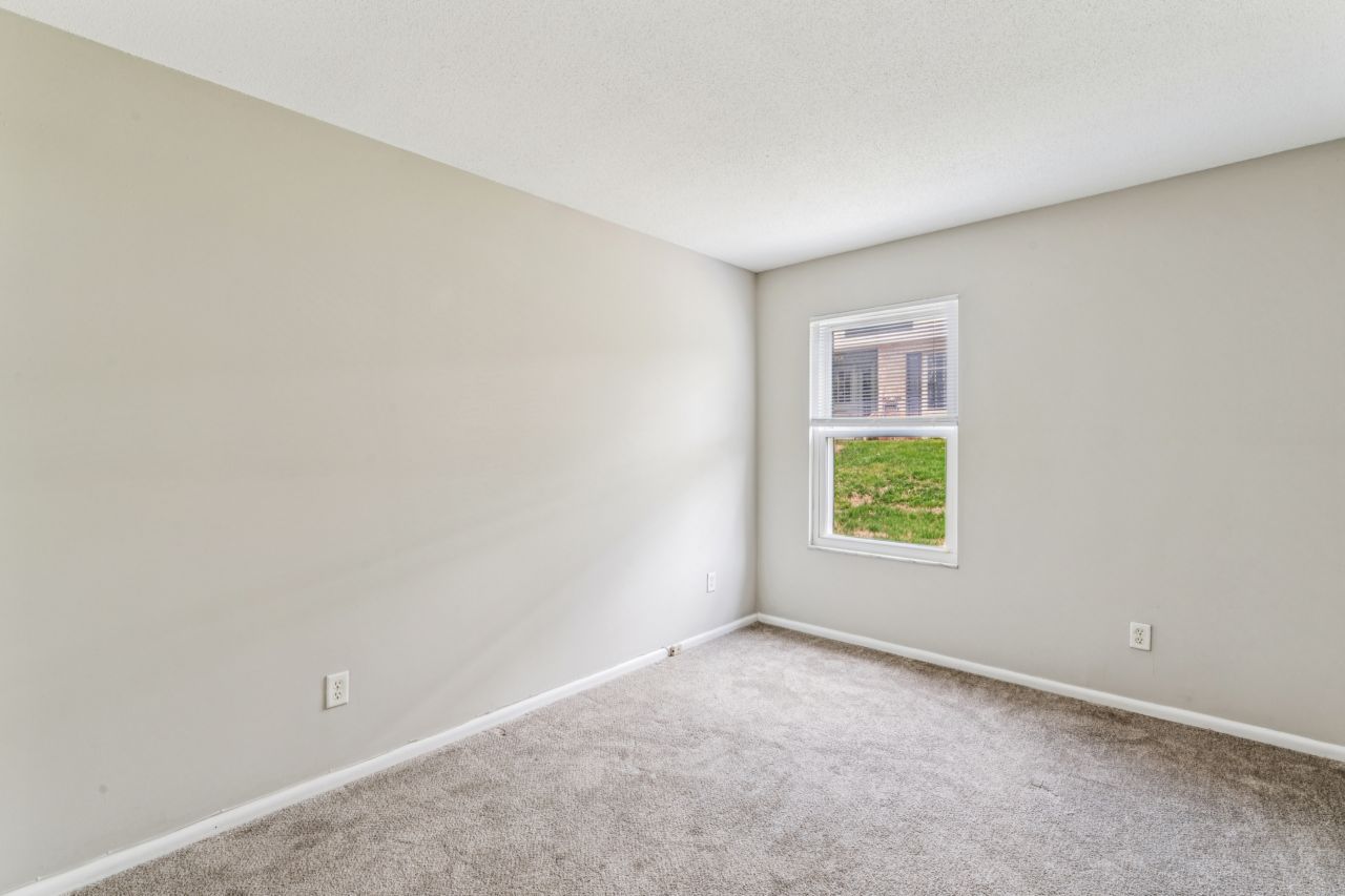 1718 Herault Place, condo in Parc Lorraine community of St. Louis Missouri