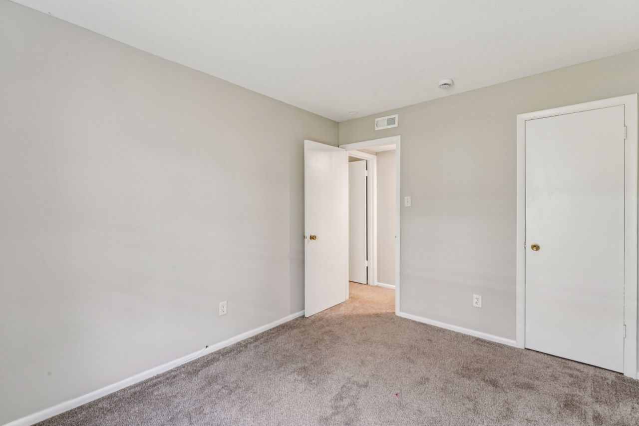 1718 Herault Place, condo in Parc Lorraine community of St. Louis Missouri