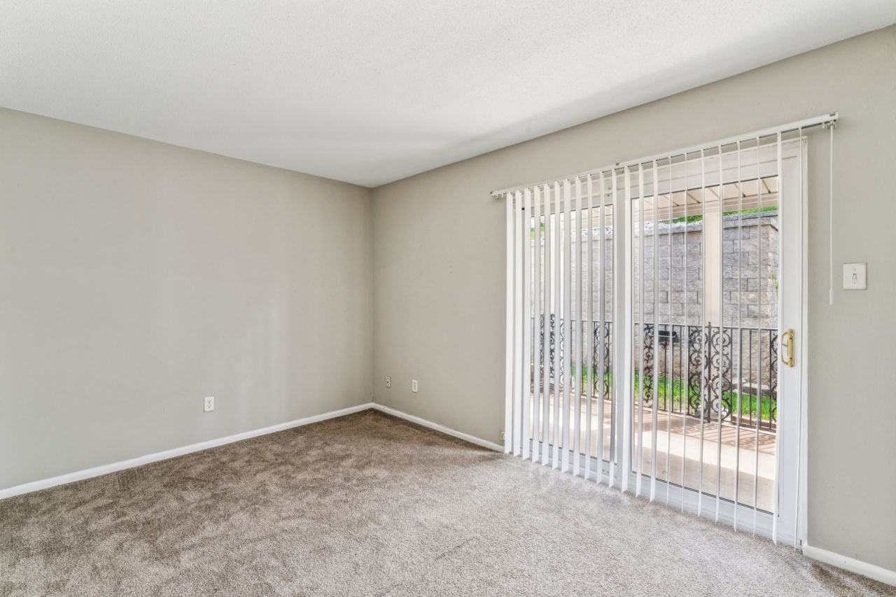 1718 Herault Place, condo in Parc Lorraine community of St. Louis Missouri