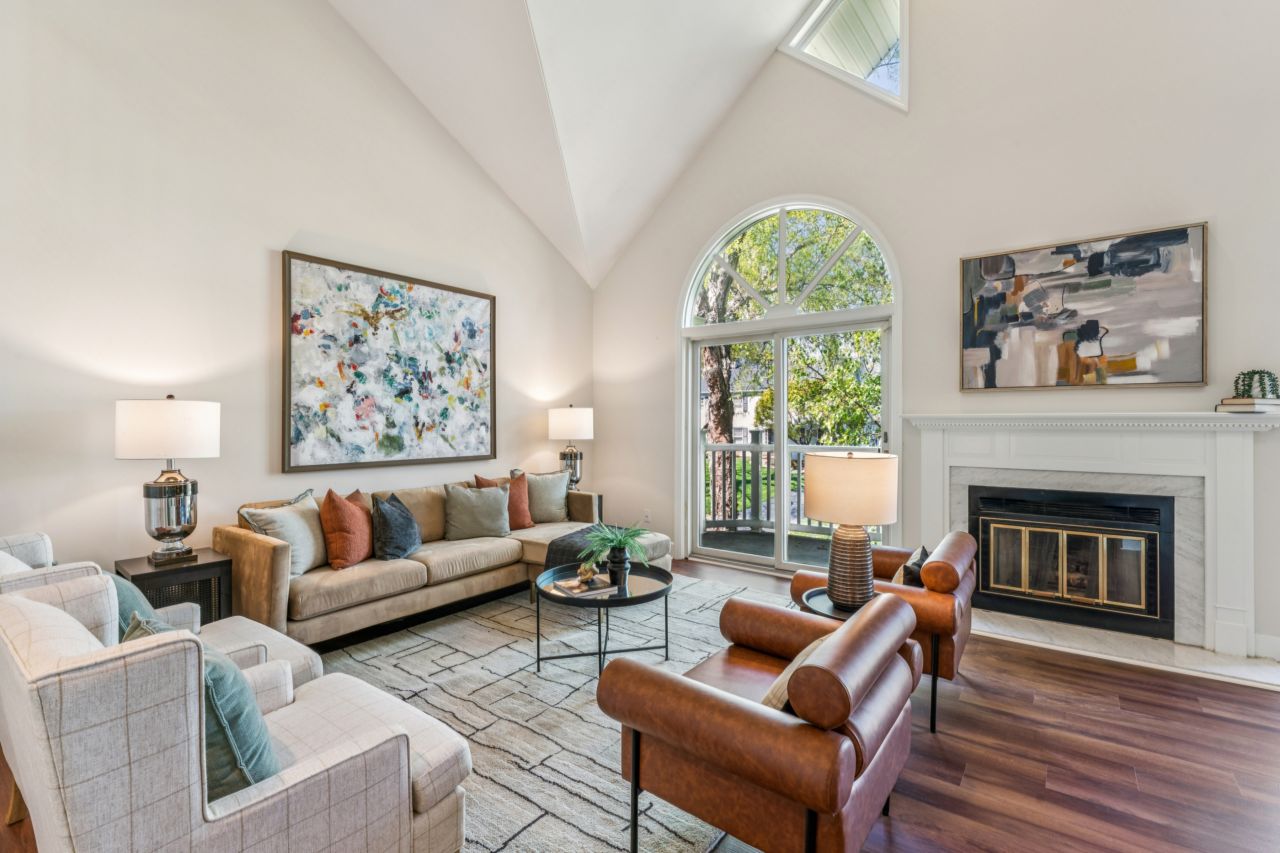 28 Country Club Terrace Condo listed in Glendale Missouri