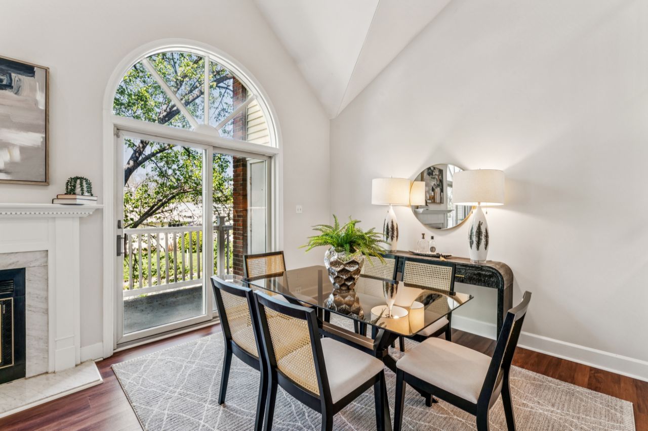 28 Country Club Terrace Condo listed in Glendale Missouri