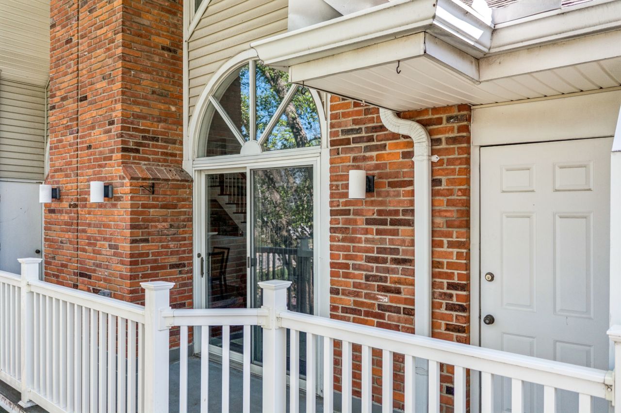 28 Country Club Terrace Condo listed in Glendale Missouri