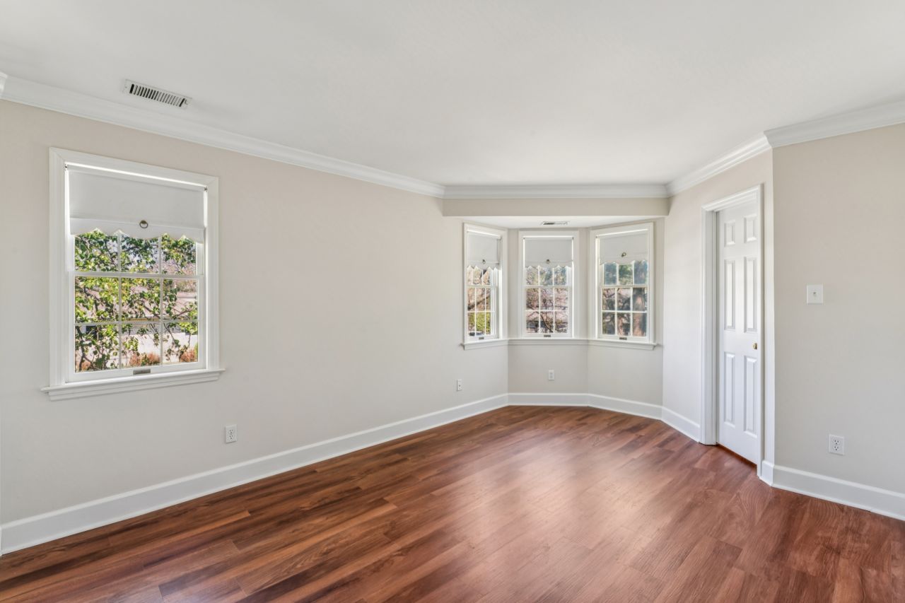 28 Country Club Terrace Condo listed in Glendale Missouri