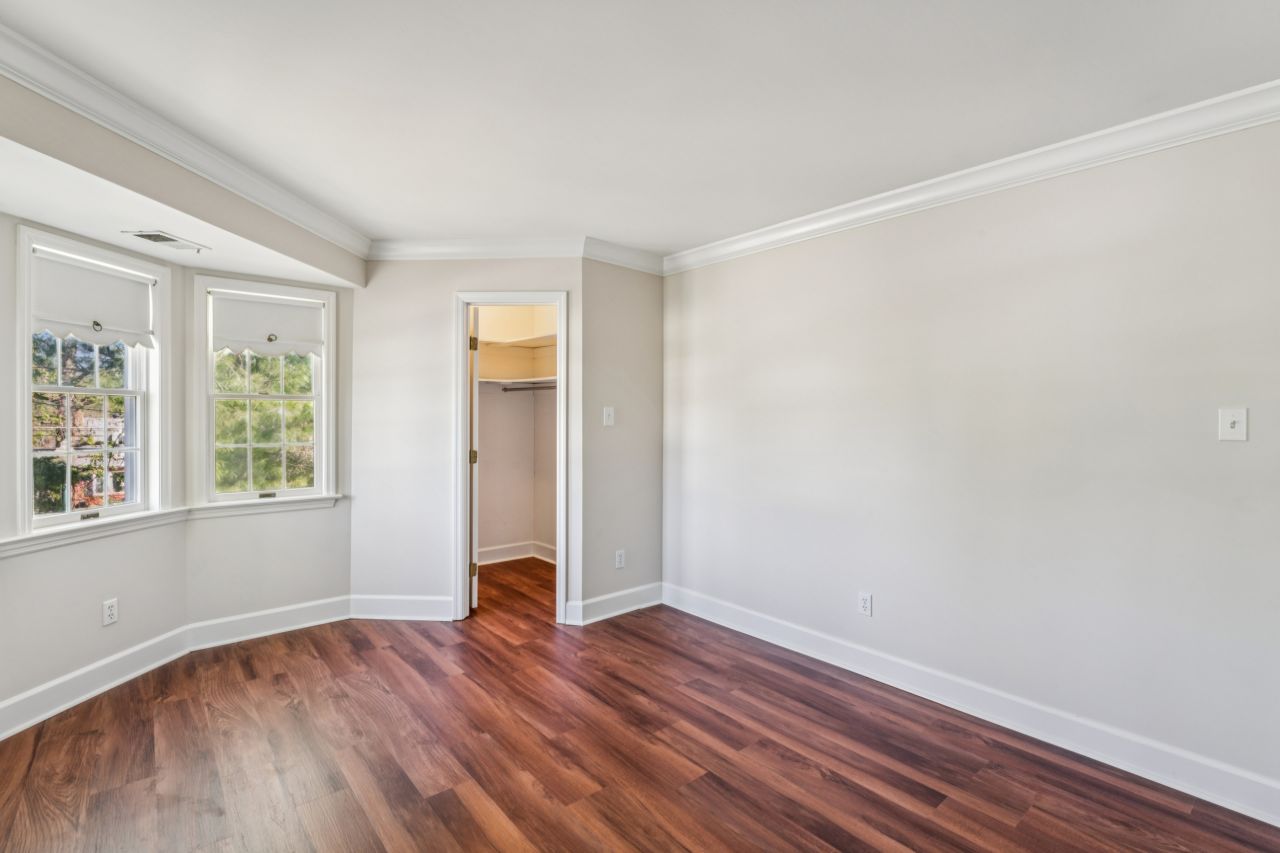 28 Country Club Terrace Condo listed in Glendale Missouri