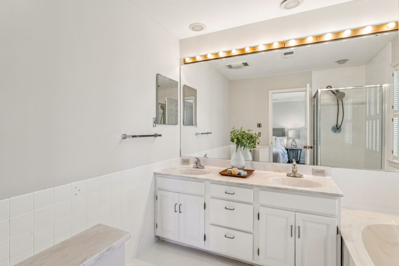 28 Country Club Terrace Condo listed in Glendale Missouri