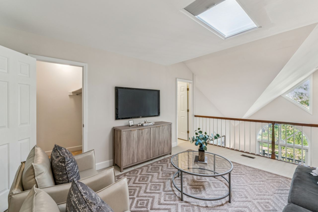 28 Country Club Terrace Condo listed in Glendale Missouri