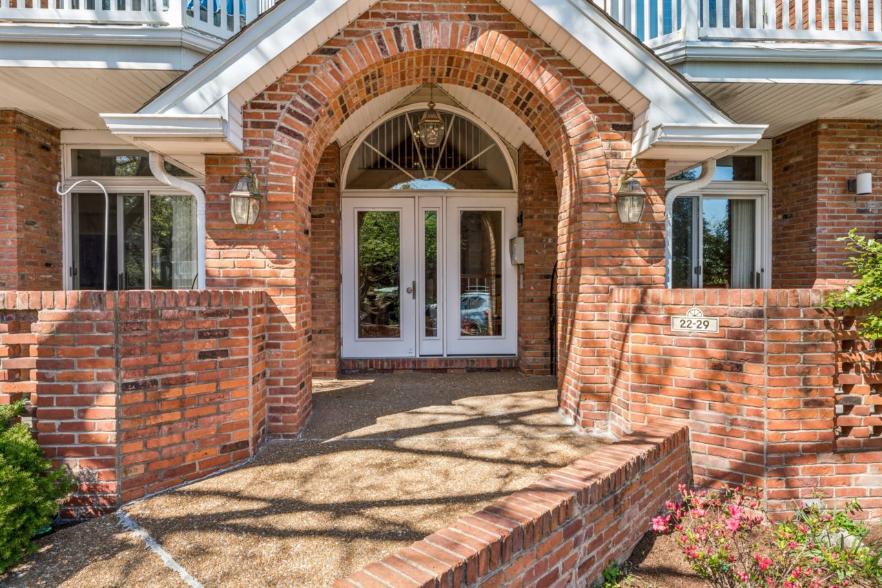 28 Country Club Terrace Condo listed in Glendale Missouri