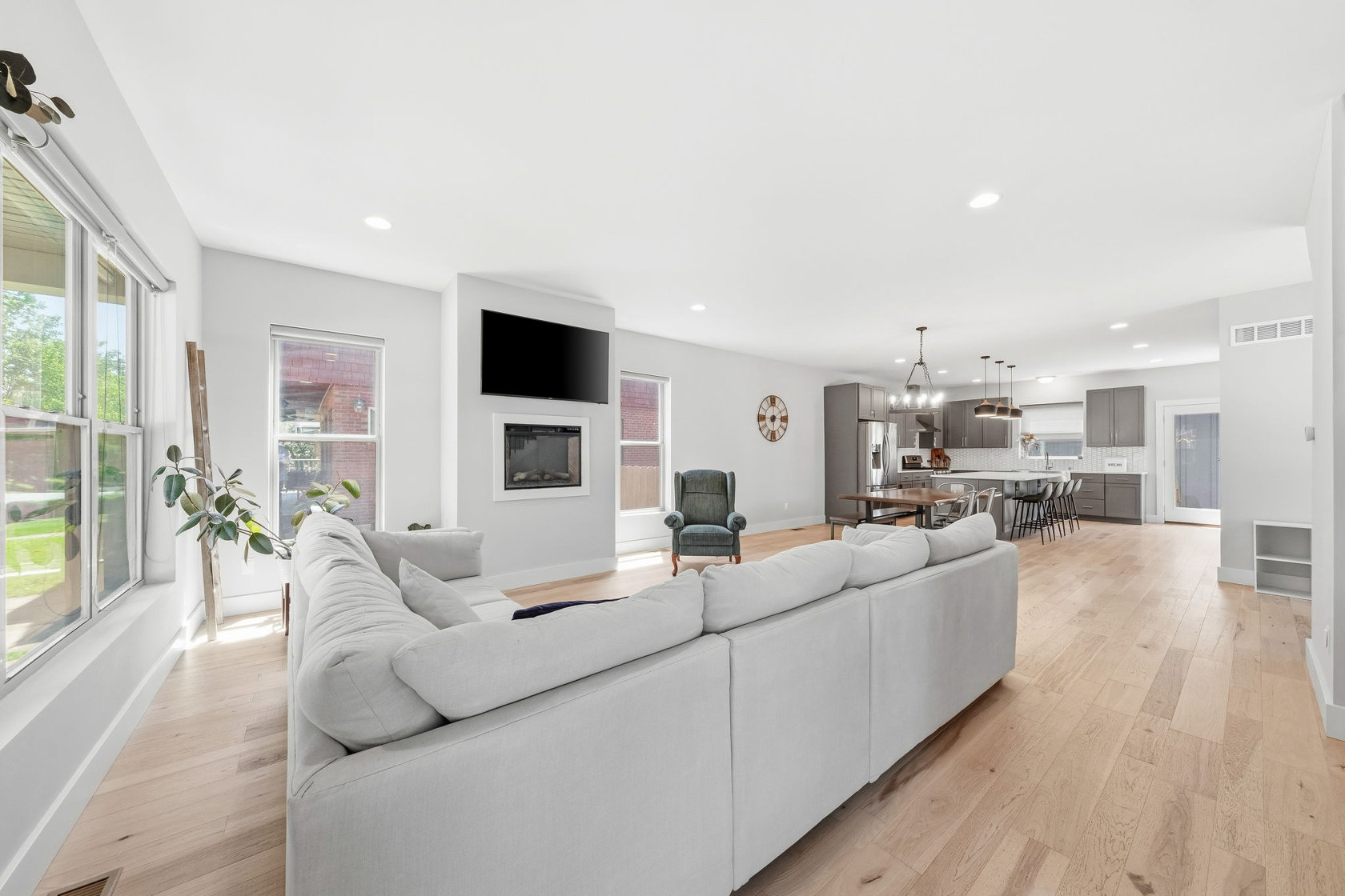1119 Wilshire University City