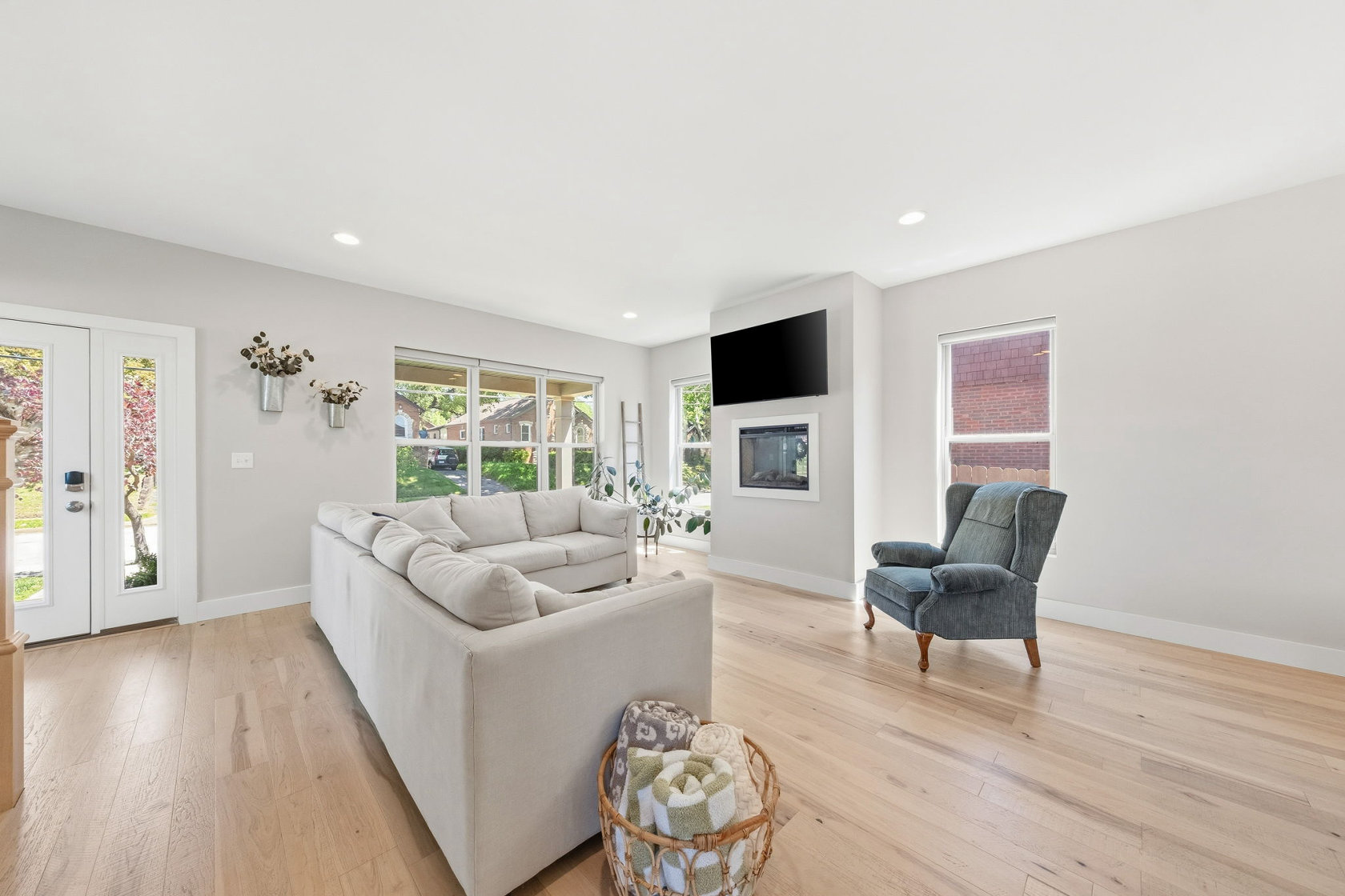 1119 Wilshire University City
