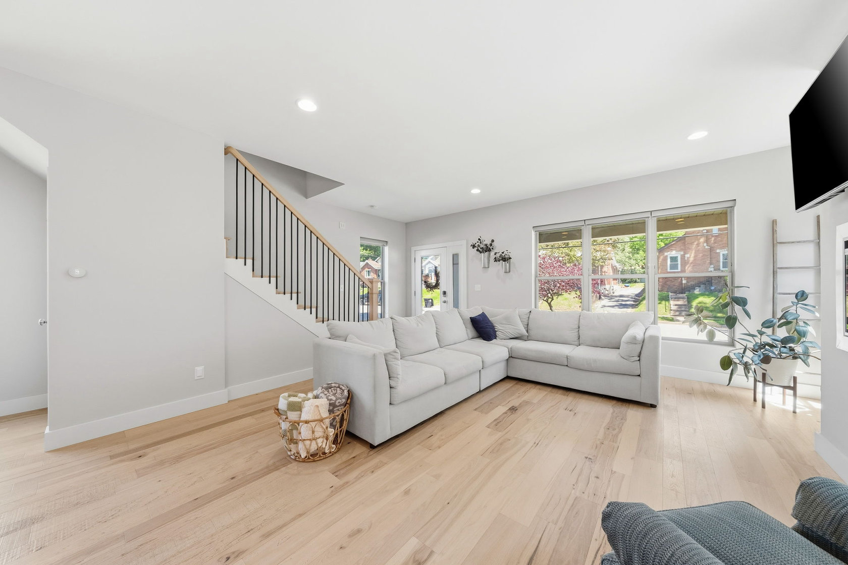 1119 Wilshire University City