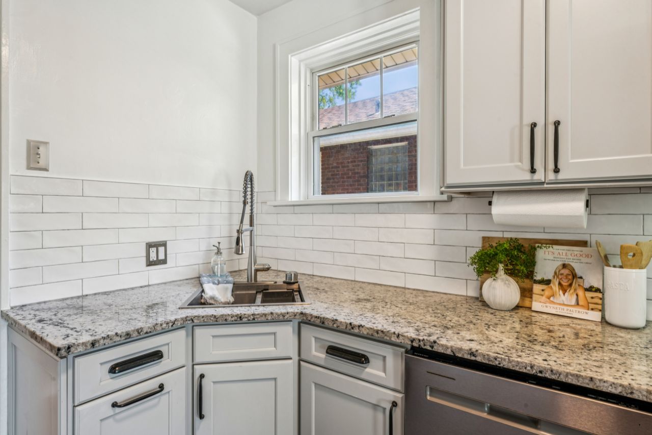 6412 Potomac Lindenwood Park St. Louis