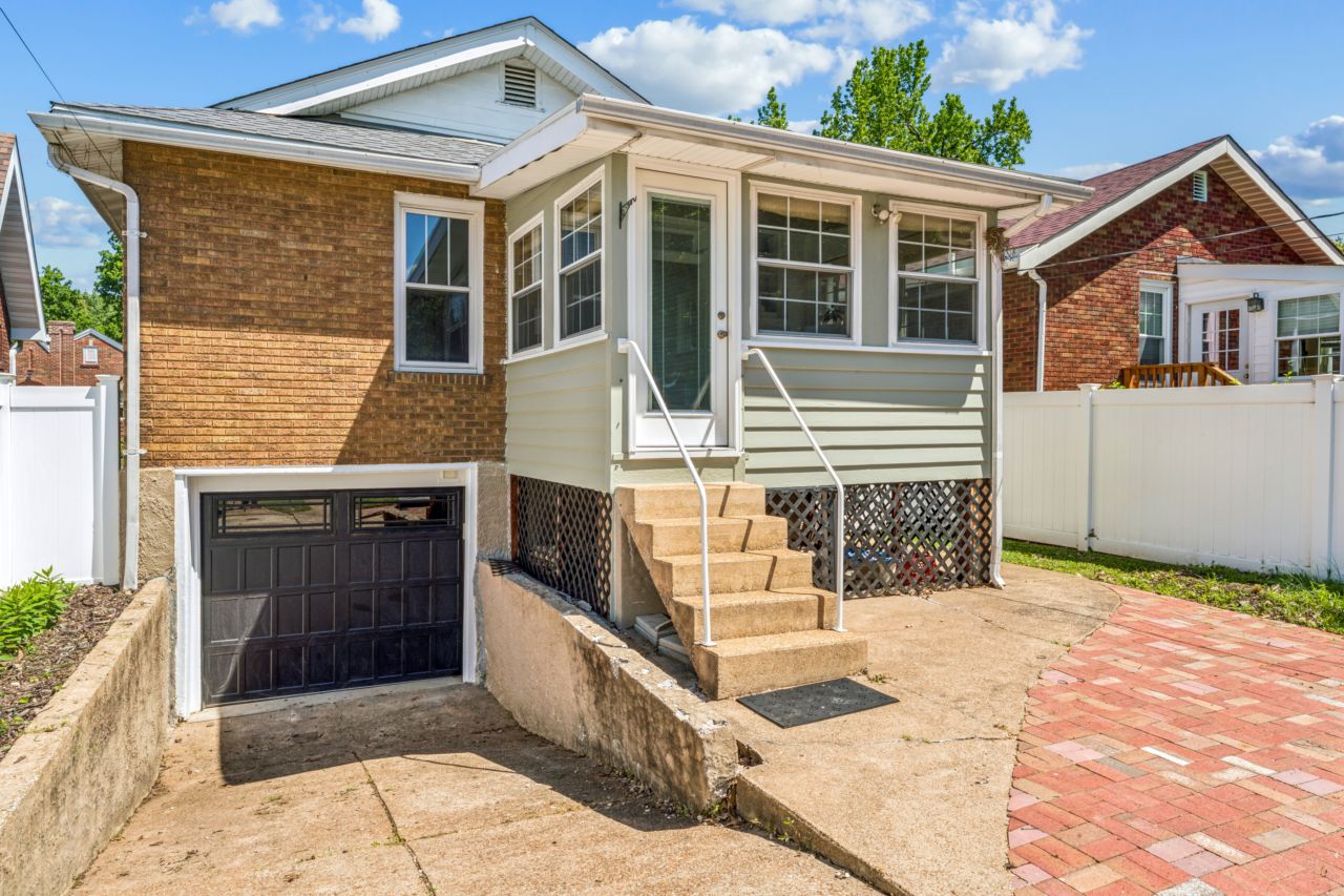6412 Potomac Lindenwood Park St. Louis