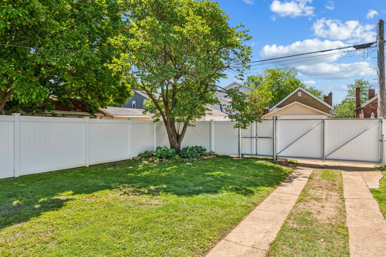 6412 Potomac Lindenwood Park St. Louis