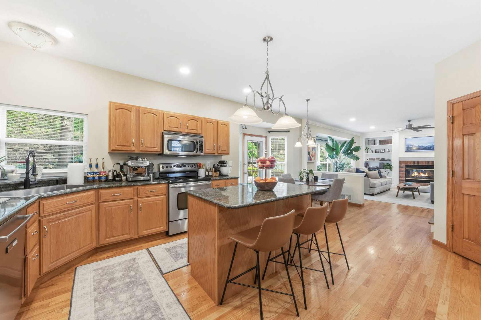 Interior 7204 Westfield Woods O'Fallon MO Dawn Griffin Group