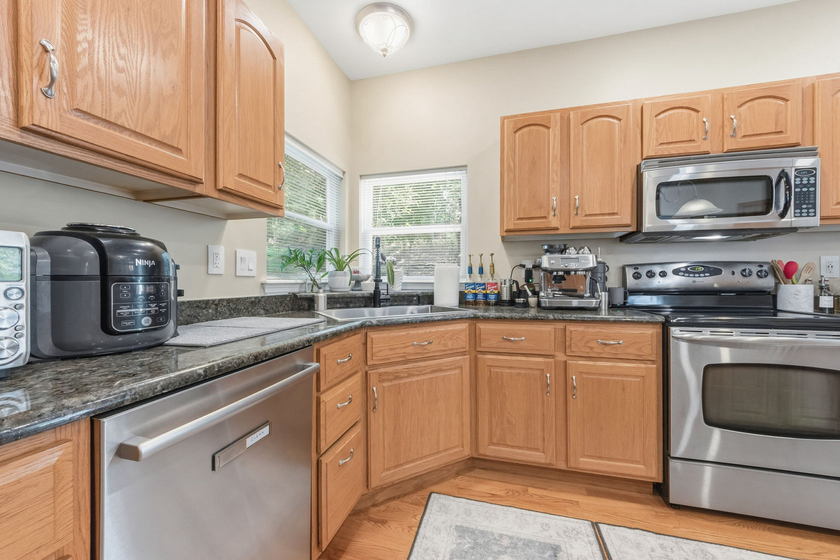 Interior 7204 Westfield Woods O'Fallon MO Dawn Griffin Group