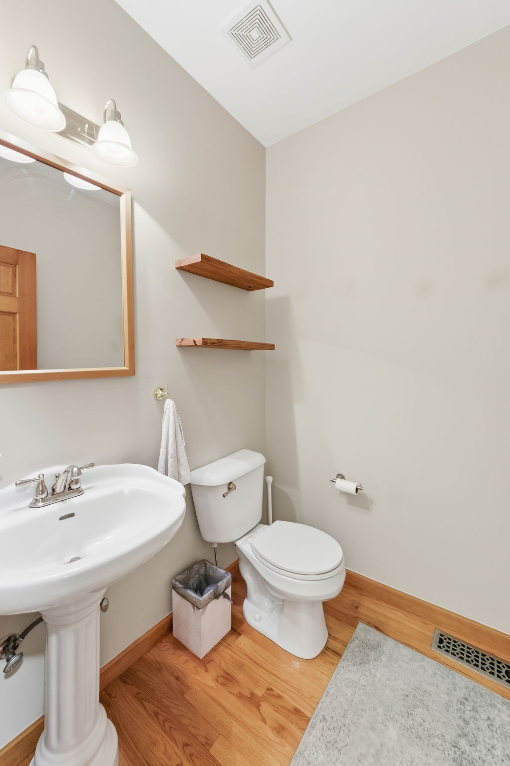 Interior 7204 Westfield Woods O'Fallon MO Dawn Griffin Group