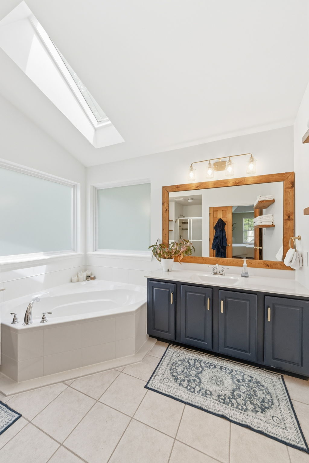 Primary Bath with skylight - 7204 Westfield Woods O'Fallon MO