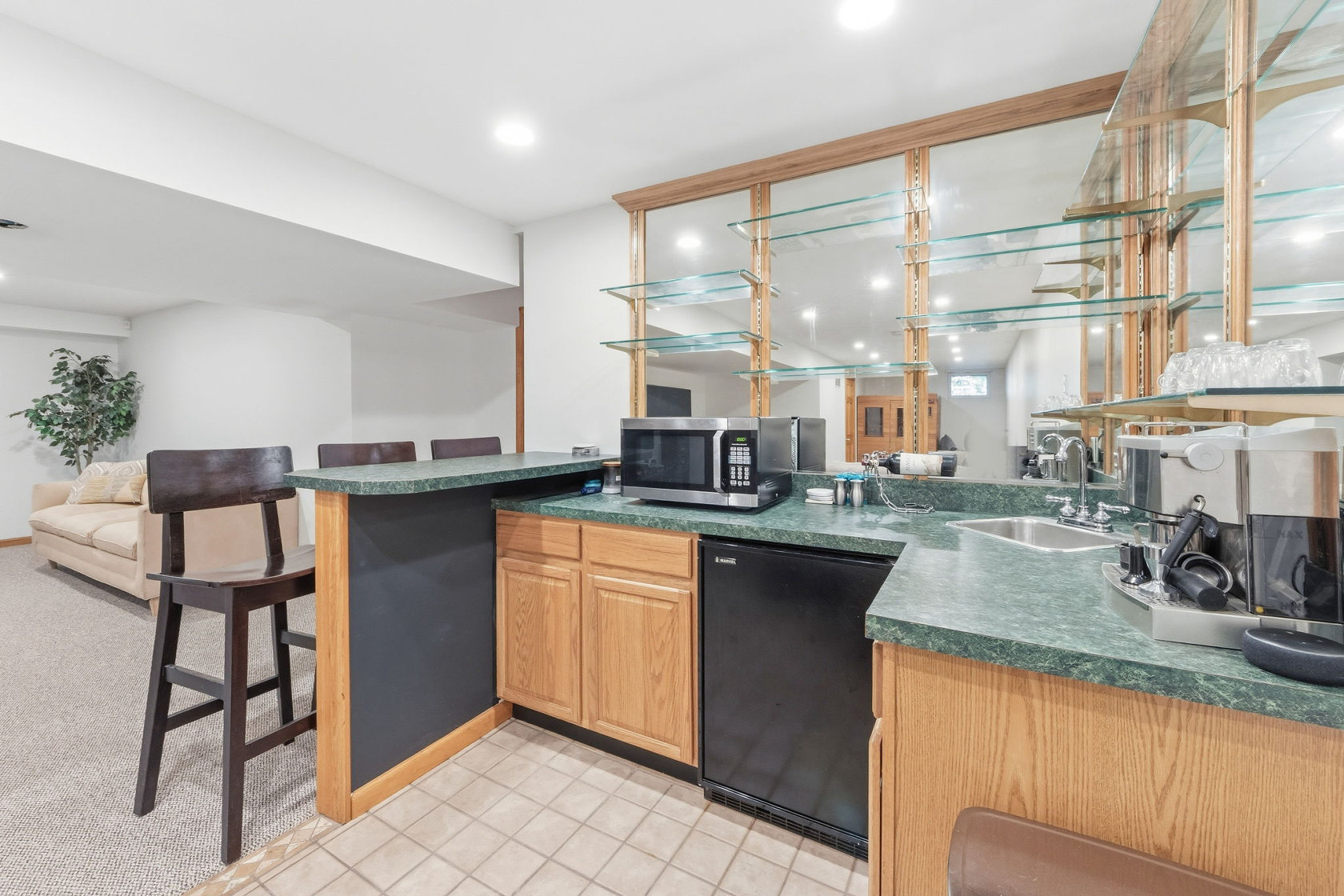 Wet Bar 7204 Westfield Woods O'Fallon