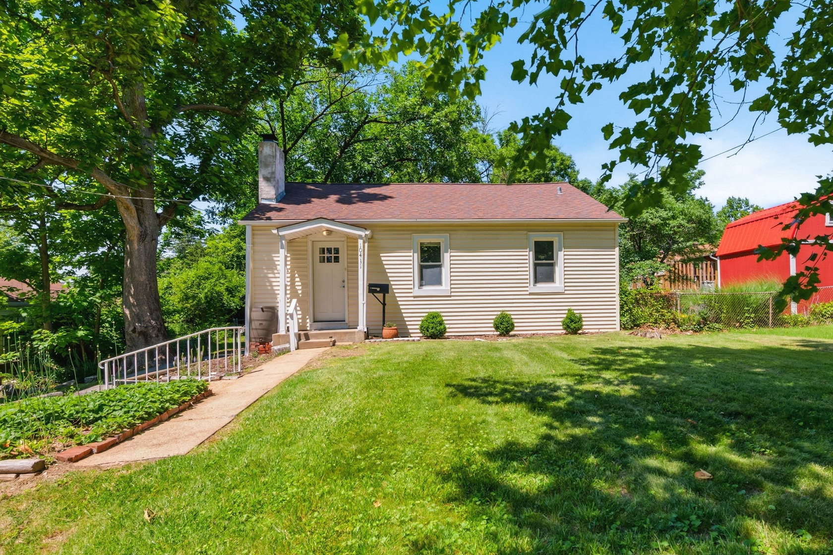 front of 10411 Maddox Place St. Louis Missouri
