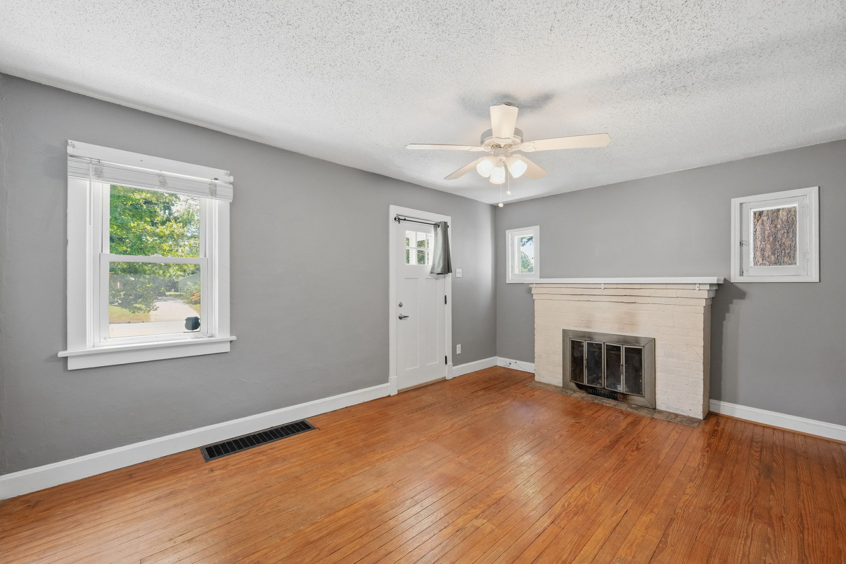 living room - 10411 Maddox Place St. Louis Missouri