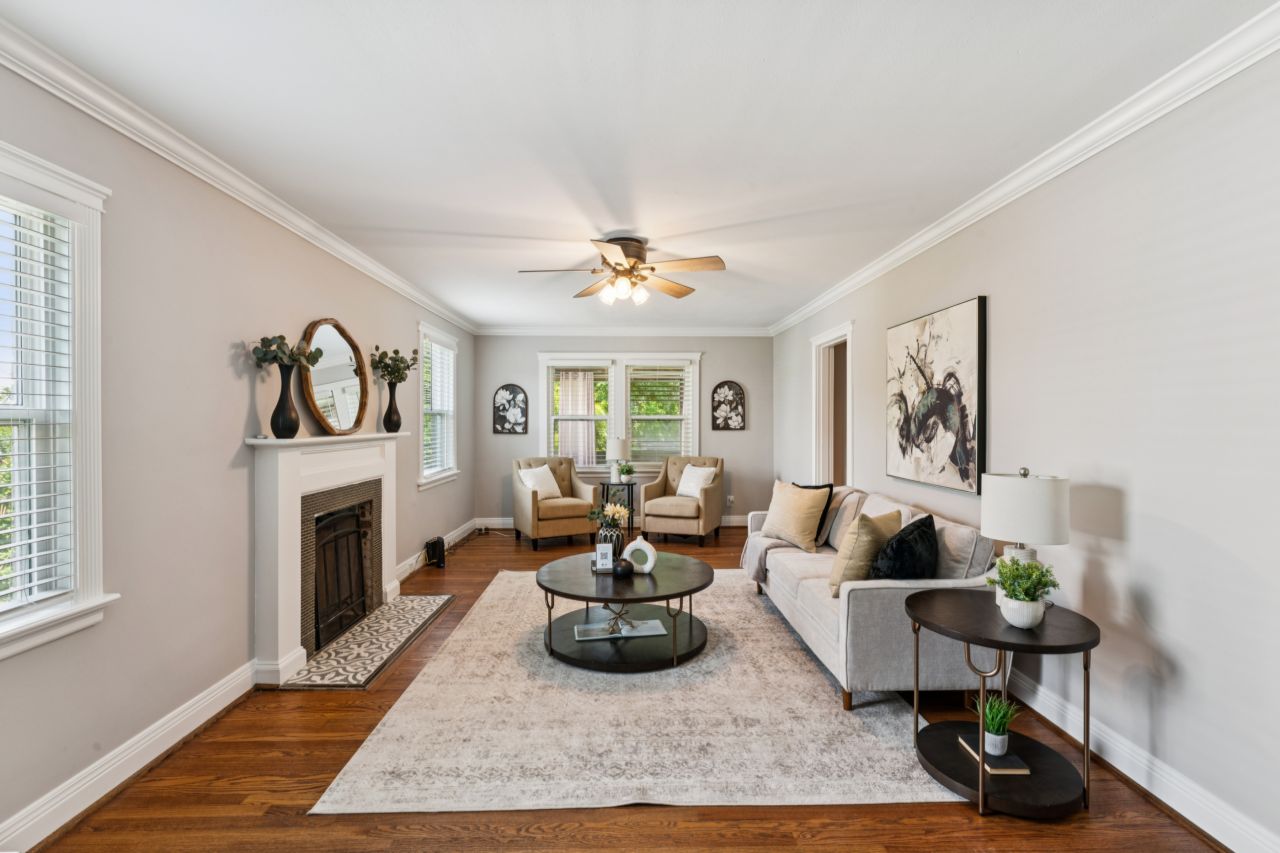1034 Bernice Kirkwood living room