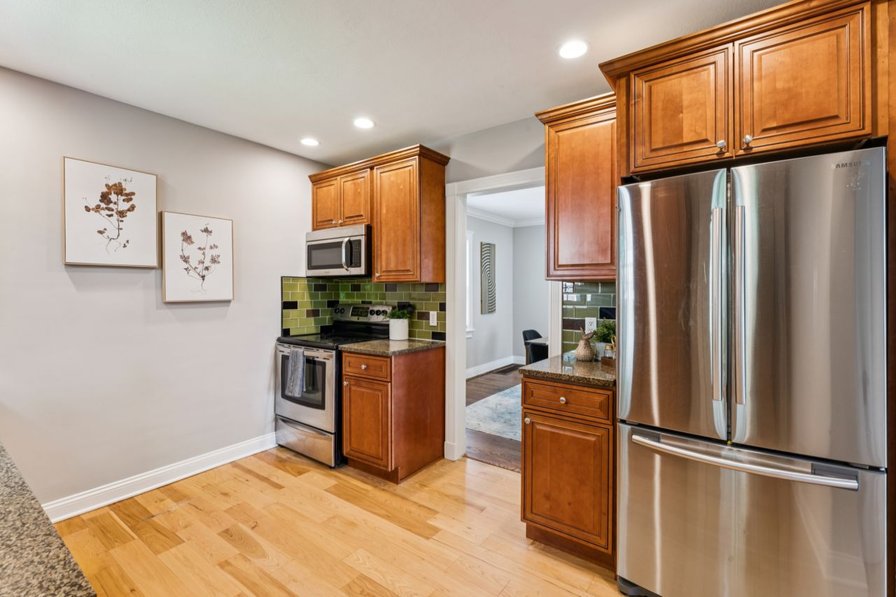 1034 Bernice Kirkwood kitchen