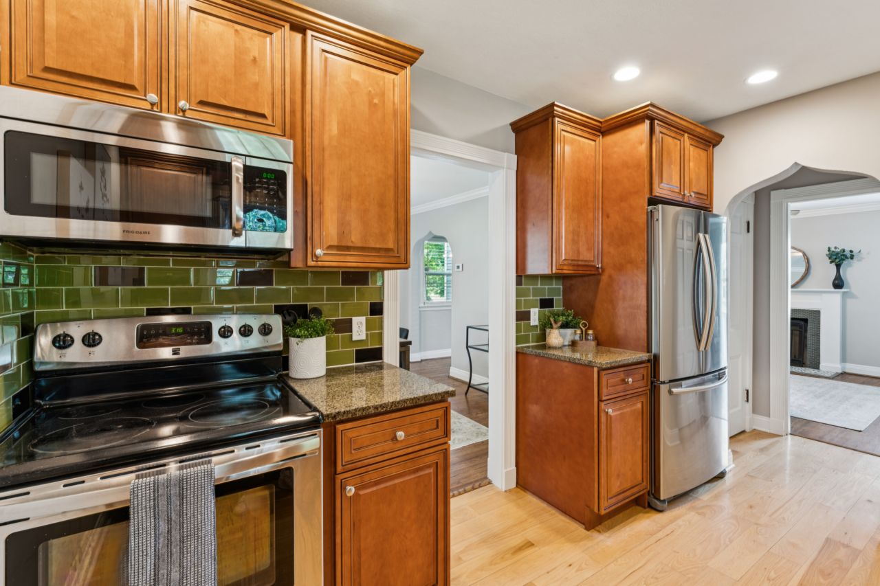 1034 Bernice Kirkwood kitchen