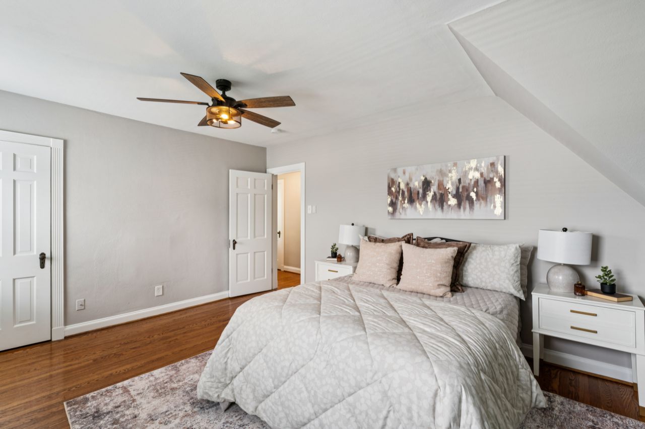 1034 Bernice Kirkwood bedroom