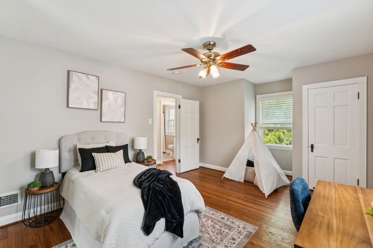 1034 Bernice Kirkwood bedroom