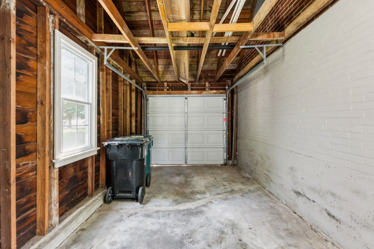 1034 Bernice Kirkwood garage