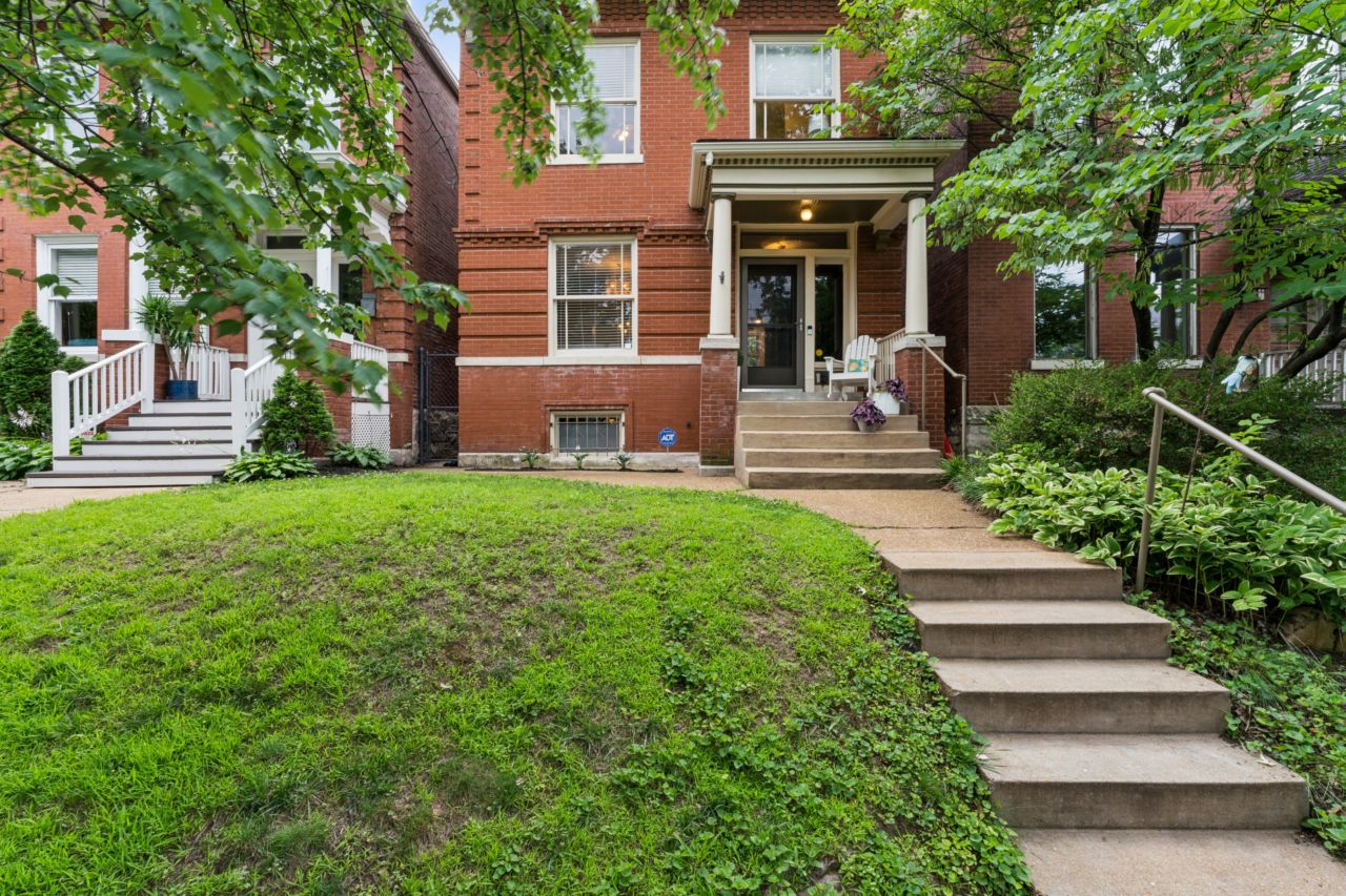 4142 Cleveland exterior in Shaw St. Louis