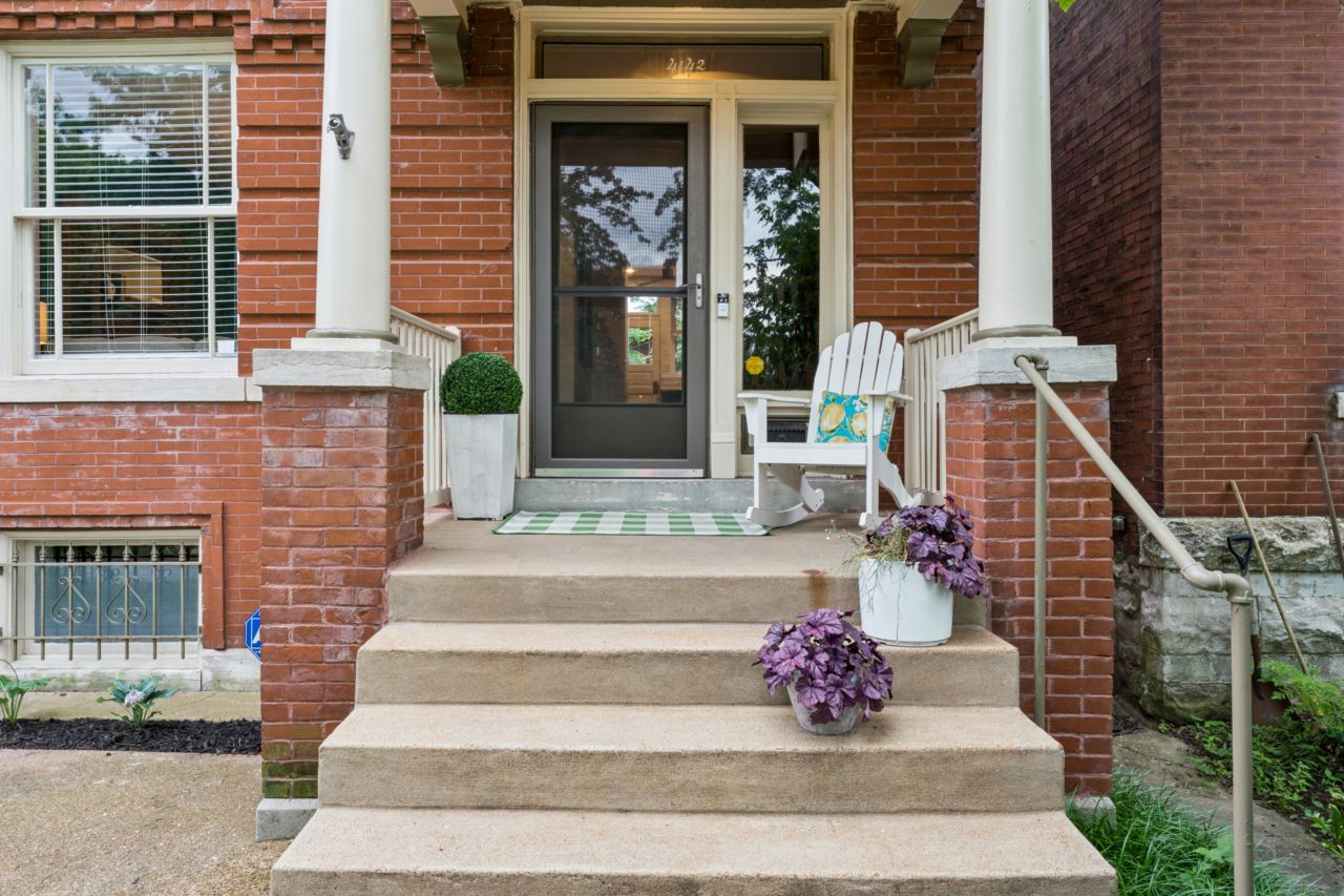 4142 Cleveland exterior in Shaw St. Louis