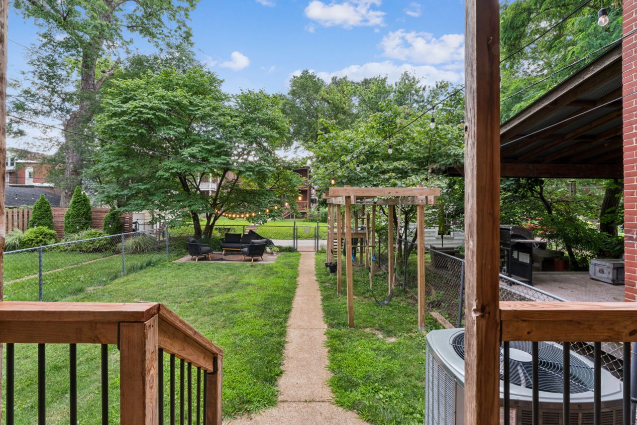 4142 Cleveland exterior in Shaw St. Louis