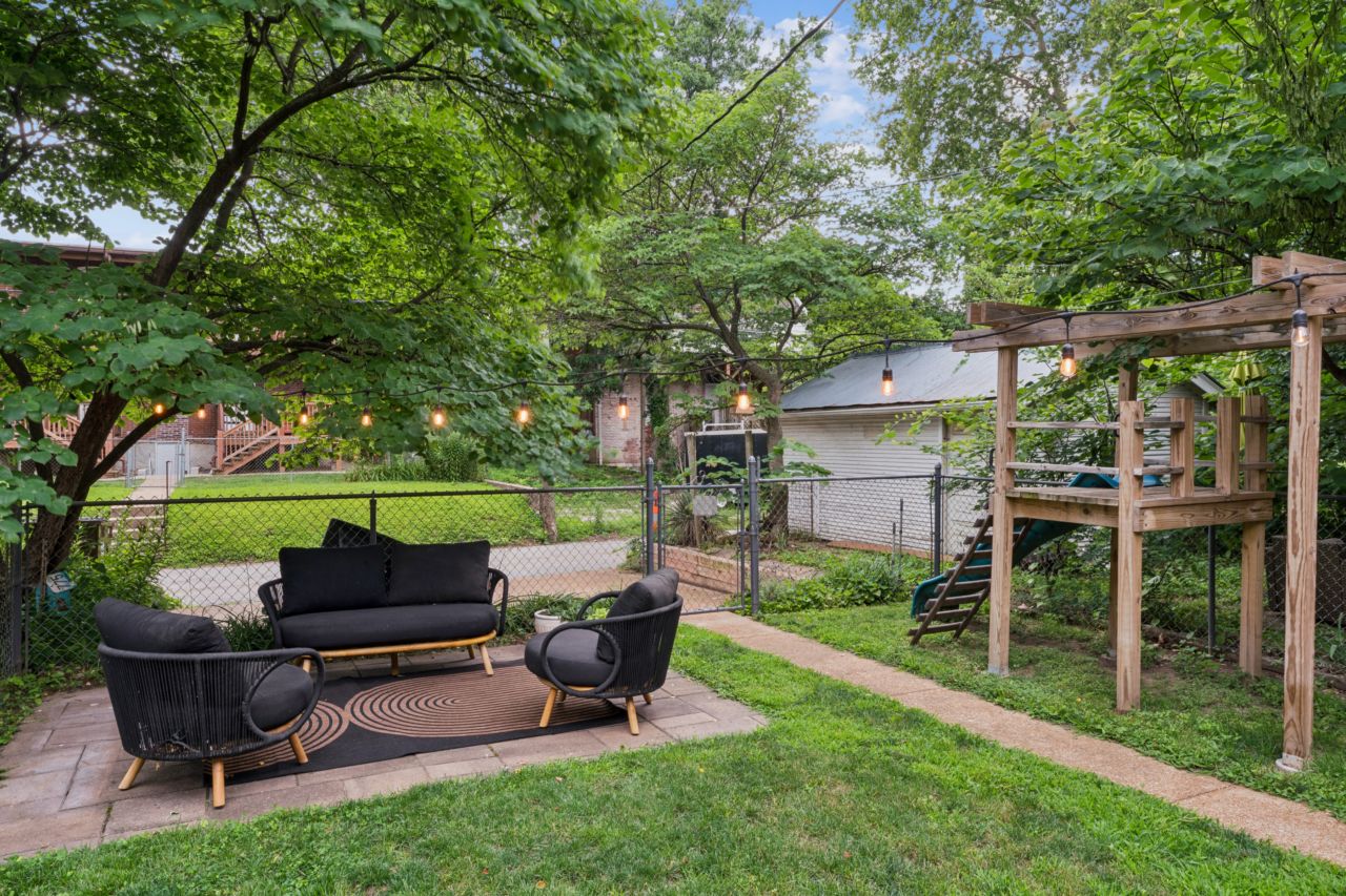 4142 Cleveland exterior in Shaw St. Louis