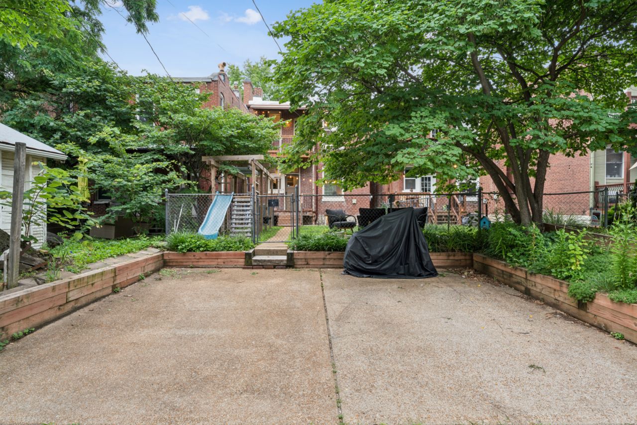 4142 Cleveland exterior in Shaw St. Louis
