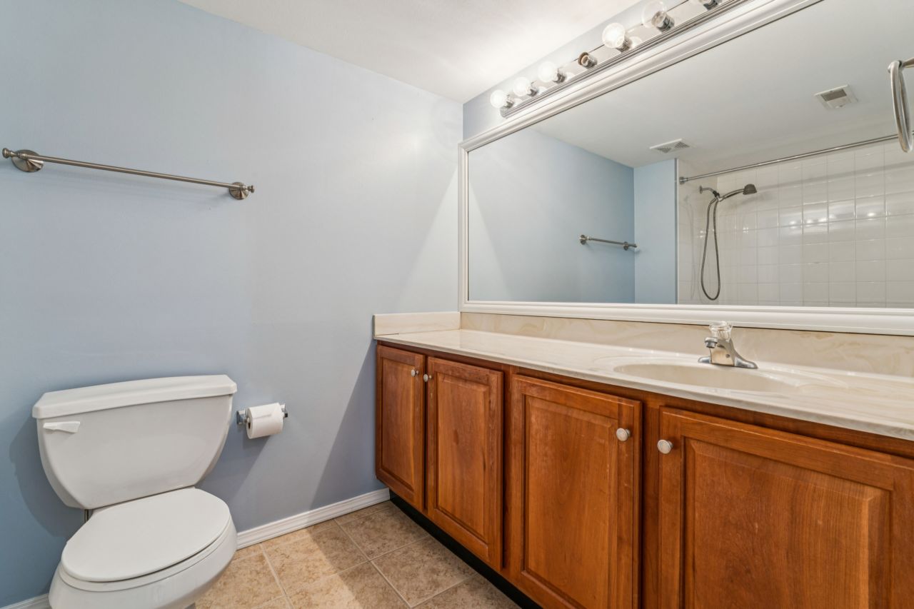1125 Arbor Creek Dr. 2A
